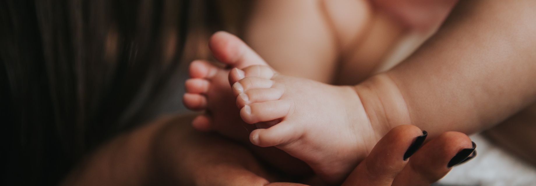 Kontakt skóra do skóry - naturalna szczepionka dla Twojego dziecka